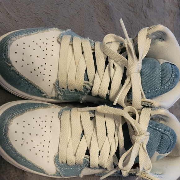 Nike Kids - Picture 2 of 2